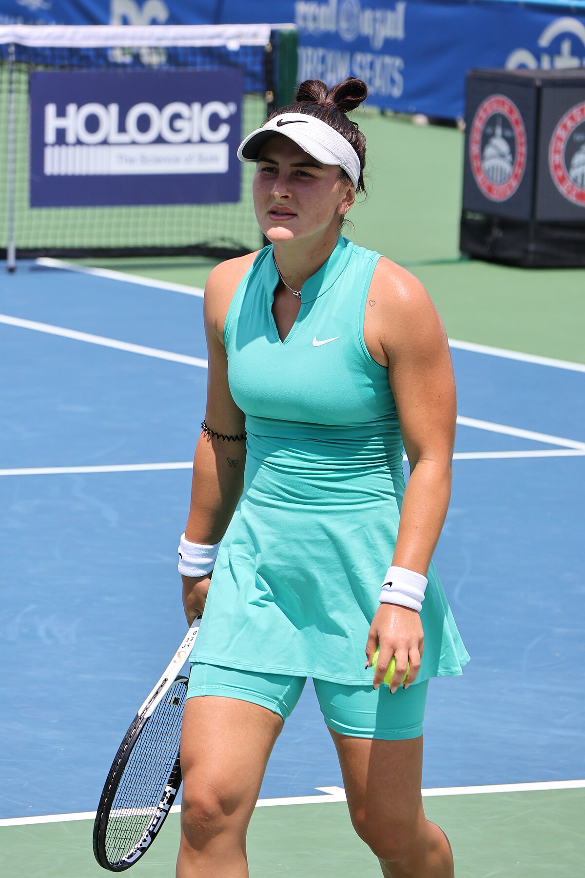 Bianca Andreescu sexy female tennis player